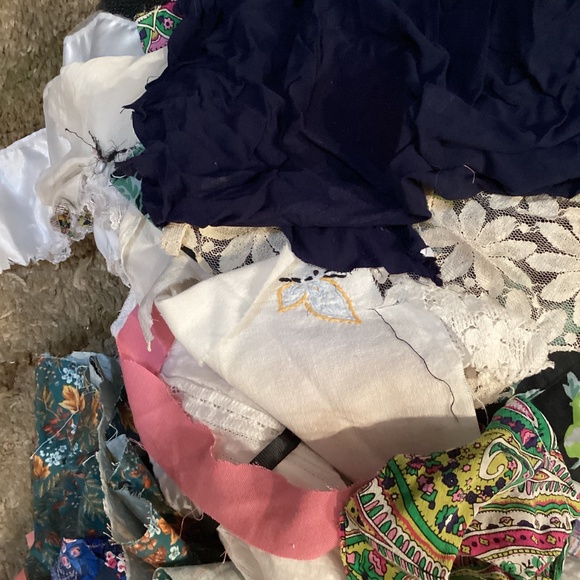 Scrap fabrics - Picture 2 of 8